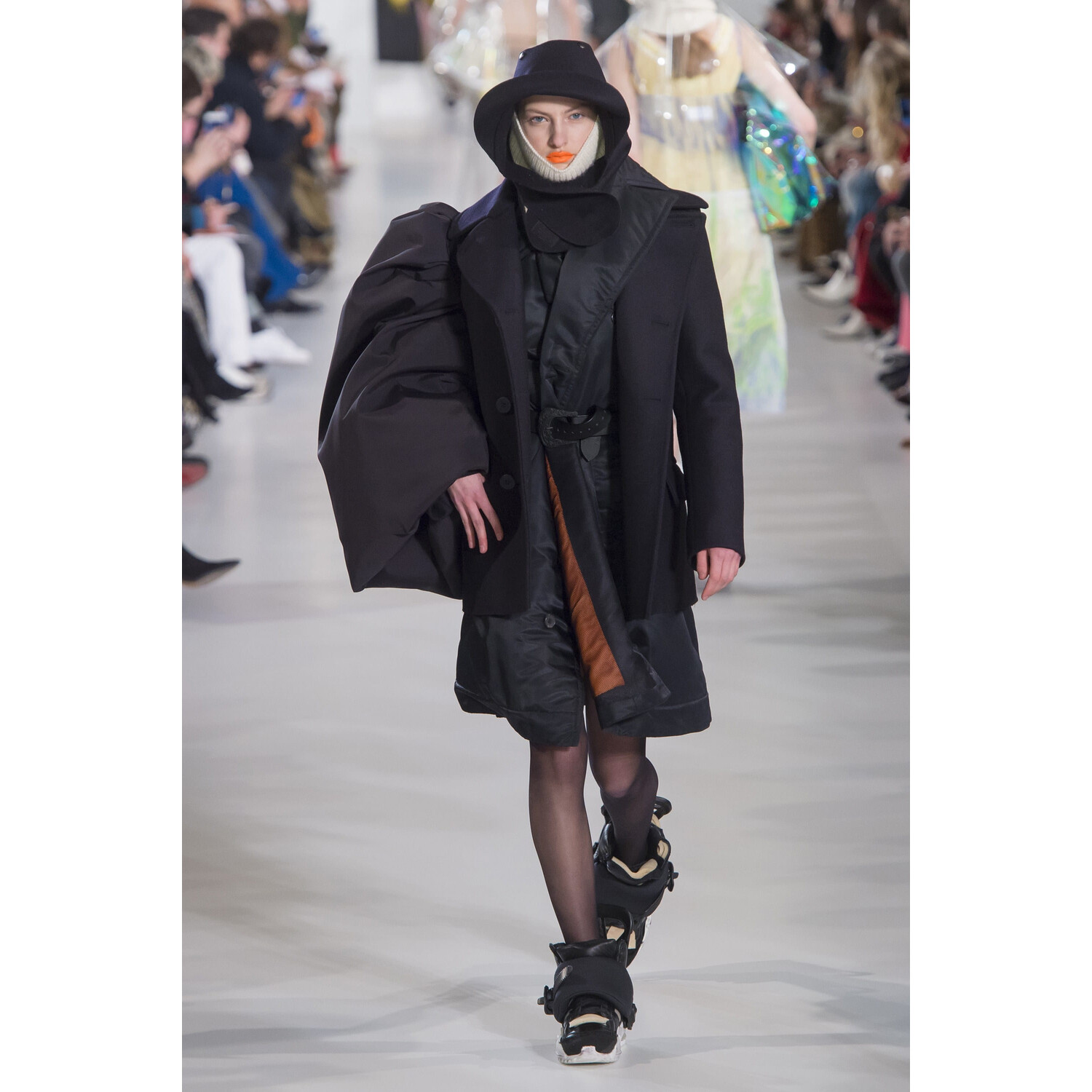 Фото Maison Margiela Fall 2018 Ready-to-Wear , Maison Margiela осень зима 2018 , Fashion show , неделя моды в Париже , PFW , Mainstyles